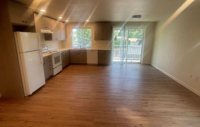 1 bed, 1 bath, 850 sqft, $1,750, Unit Ferncrest - 03