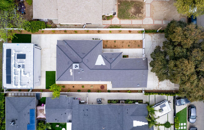 6837 YOLANDA AVE