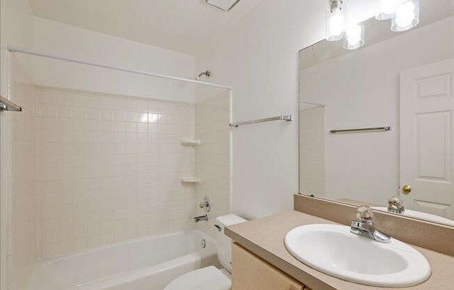 4 beds, 2 baths, $3,199, Unit 1901 HoneySuckle Drive