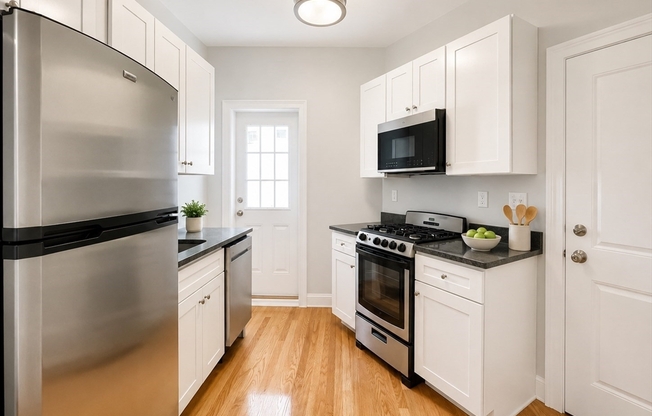 1 bed, 1 bath, 450 sqft, $2,900, Unit 88