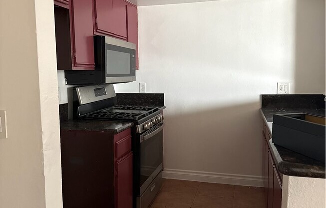 1420 N SIERRA BONITA AVE