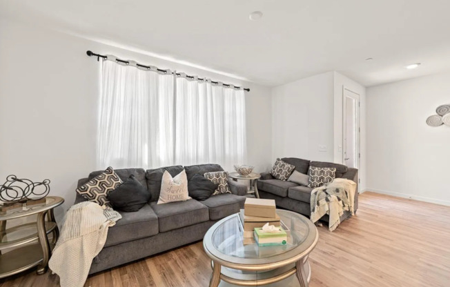 STUNNING 3/2.5 (Natomas)! Gym, Pool, Solar - THE WORKS!  Please view ads for viewings!
