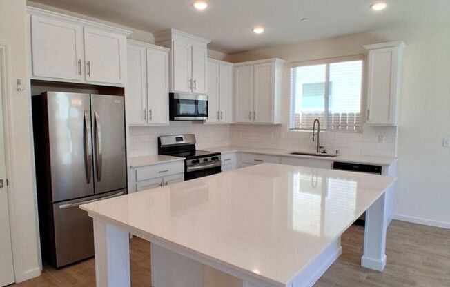 Solar Included! Spacious Single-Story Fresno Home with Den & 2-Car Garage!