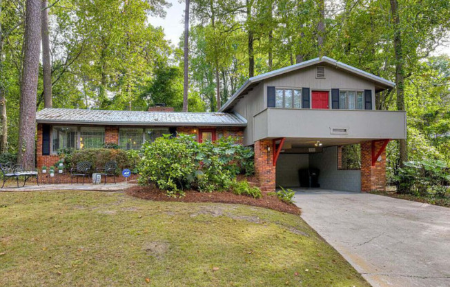 2219 EDGEWOOD DR