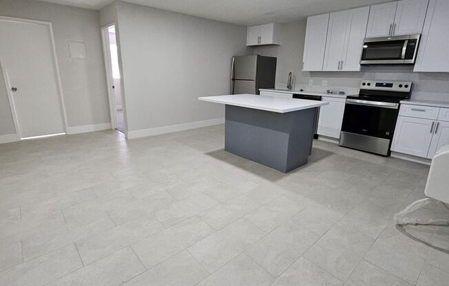 2 beds, 2 baths, 550 sqft, $1,395, Unit 105