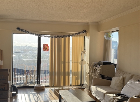 2 beds, 1.5 baths, 850 sqft, $3,500, Unit 810