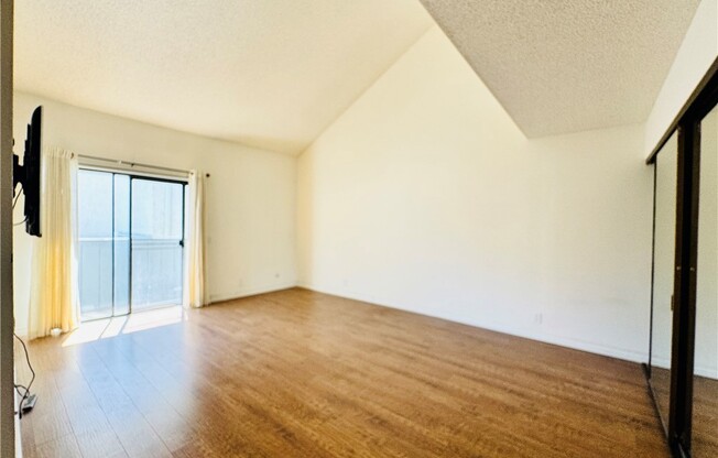 2 beds, 3 baths, 1,614 sqft, $4,000