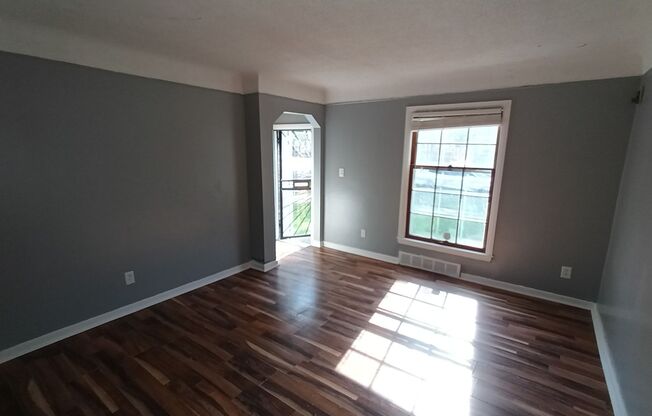 3 beds, 1 bath, $1,000