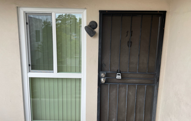3535 COLLIER AVE.