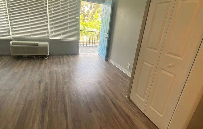 Studio, 1 bath, 500 sqft, $895, Unit 246