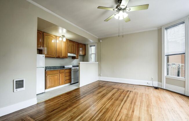 Studio, 1 bath, 383 sqft, $1,995, Unit 09