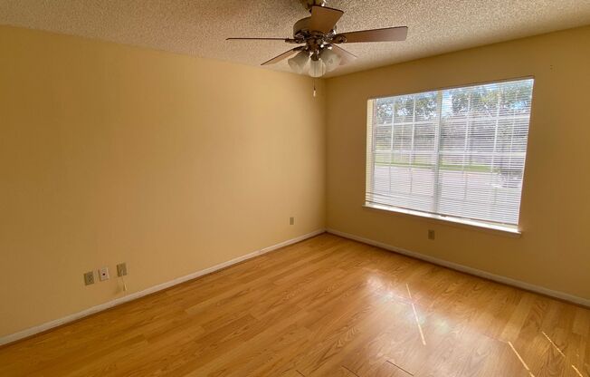 2 beds, 1 bath, $1,495, Unit # #C 203