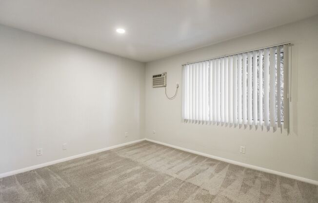 1 bed, 1 bath, 695 sqft, $1,848, Unit 215