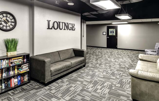 Community lounge at Orpheum Tower Apartments in Omaha, NE