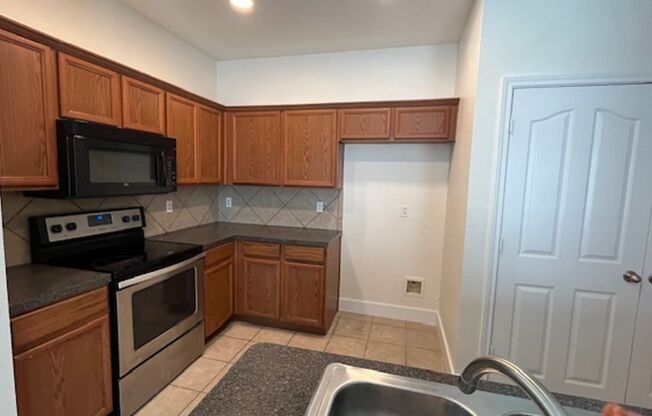 3 beds, 2 baths, $1,695