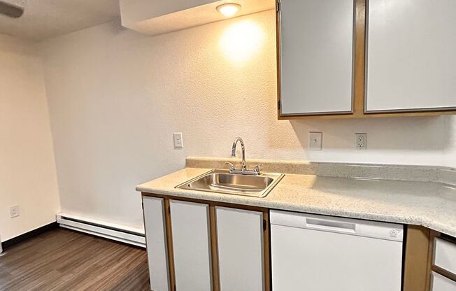 1 bed, 1 bath, 660 sqft, $1,250, Unit W - 043