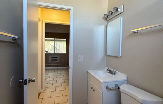 1 bed, 1 bath, 550 sqft, $1,550, Unit 04