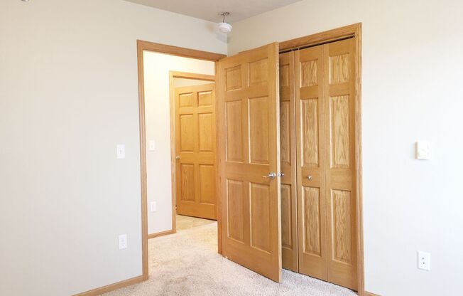 3 beds, 2 baths, 1,369 sqft, $1,445, Unit 1320-305