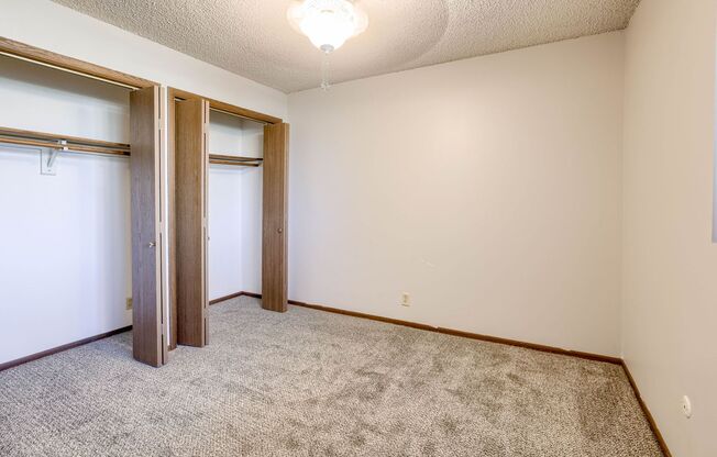 1 bed, 1 bath, 750 sqft, $750, Unit 5140 S 48th #15