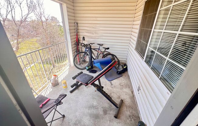 2 beds, 2 baths, $1,900, Unit Unit 304