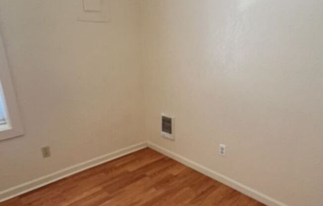 2 beds, 1 bath, $1,250, Unit #9