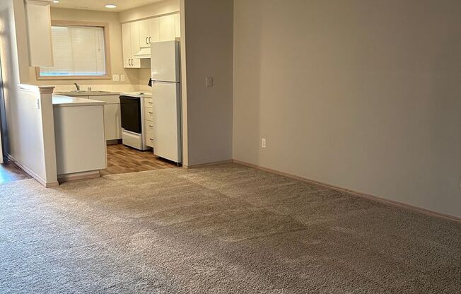 2 beds, 2 baths, 1,240 sqft, $1,940, Unit B6