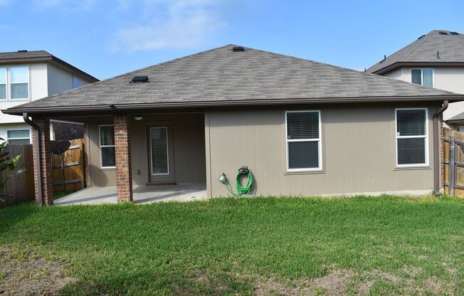 3 beds, 2 baths, $1,695