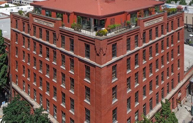 Portland, OR Crane Flats and Lofts Exterior