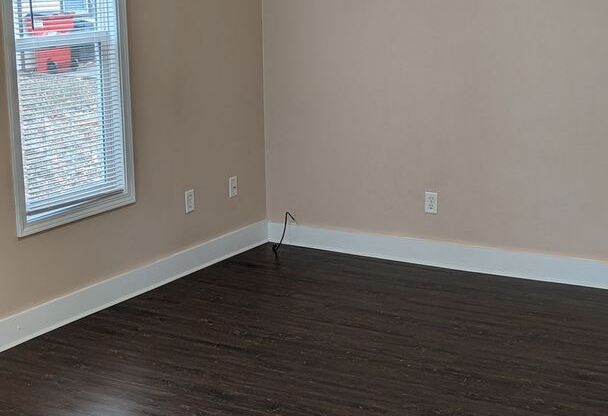 2 beds, 1 bath, $1,050