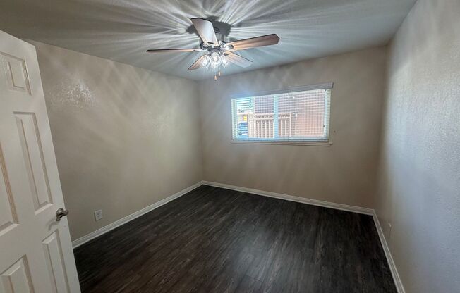 2 beds, 1 bath, 915 sqft, $2,580, Unit 5002A