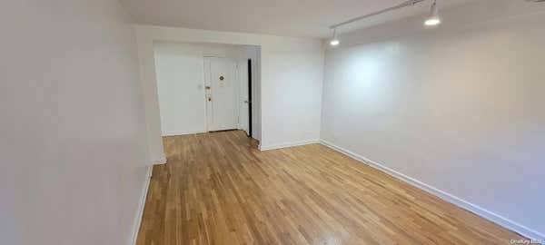 1 bed, 1 bath, $2,000, Unit 5F