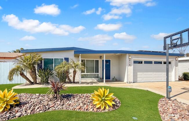 Beautiful 4 Bedroom/2 Bathroom Home located in the Imperial Beach!