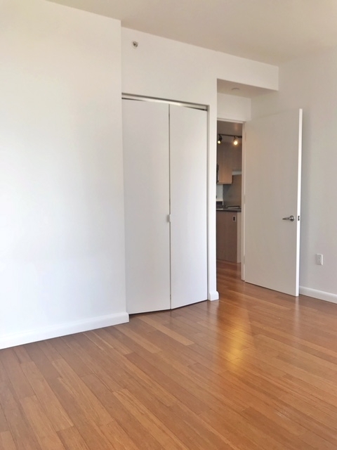 2 beds, 2 baths, 986 sqft, $6,395, Unit 11G