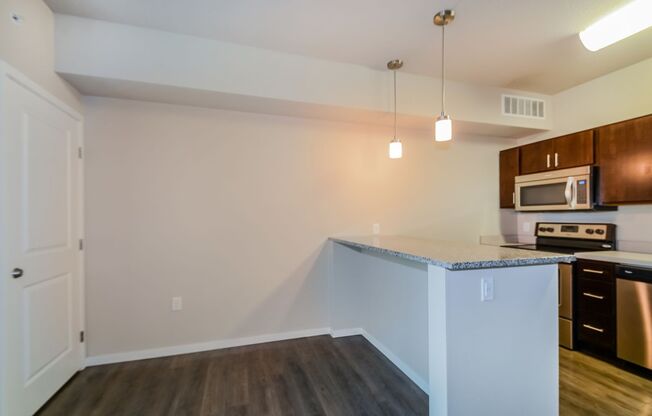 1 bed, 1 bath, 877 sqft, $1,940, Unit 114