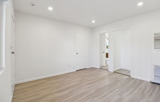 Studio, 1 bath, 325 sqft, $1,695, Unit 2245-04