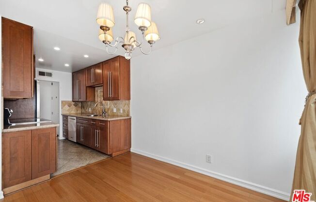 2 beds, 2 baths, 1,019 sqft, $3,900, Unit 1002