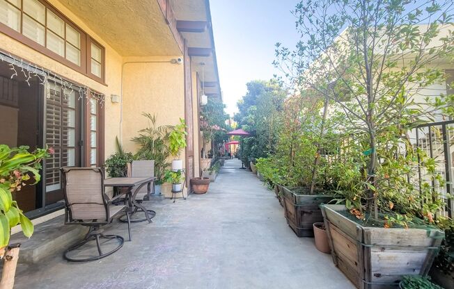 Spacious Remodeled 2BR Town-Home in Prime Sherman Oaks!