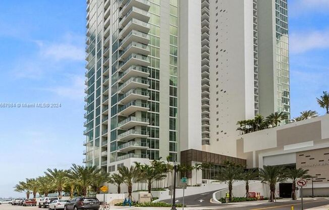 3 beds, 3 baths, 1,731 sqft, $10,300, Unit 2900 NE 7th Ave unit LPH-4508 (A11667984)