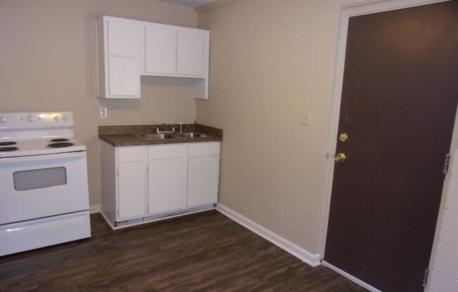 2 beds, 1 bath, 660 sqft, $535, Unit 5