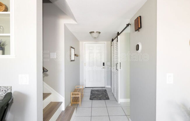 3011 S COUNTRY CLUB WAY