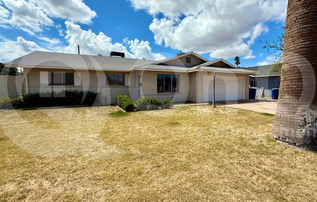 1275 E LOMA VIS DR
