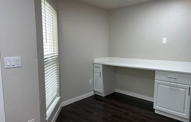 Prestige Townhomes: Stylish 2-Bedroom Living in the Heart of Puyallup