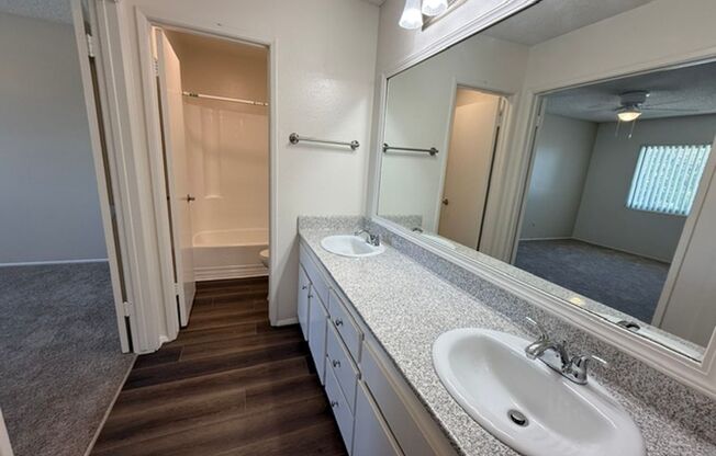 2 beds, 1 bath, 910 sqft, $2,525, Unit Q013