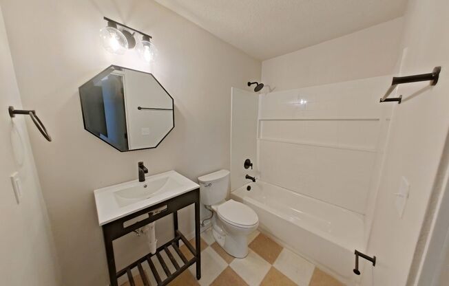 1 bed, 1 bath, 469 sqft, $1,312, Unit 32A