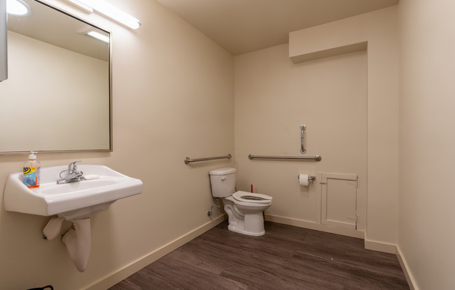 1 bed, 1 bath, 744 sqft, $1,795, Unit 127