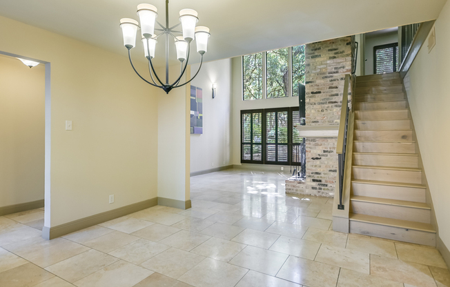 8347 SUMMERWOOD DR