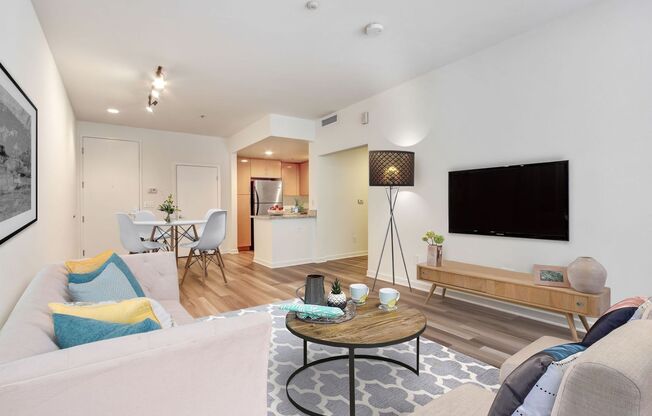 1 bed, 1 bath, 604 sqft, $2,900, Unit 215 P