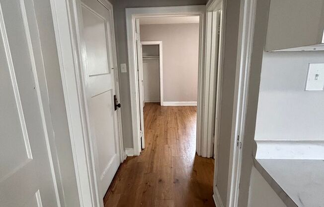 1 bed, 1 bath, $1,050, Unit 221