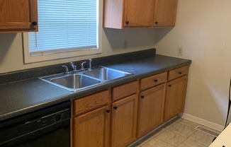 2 beds, 1 bath, $1,425