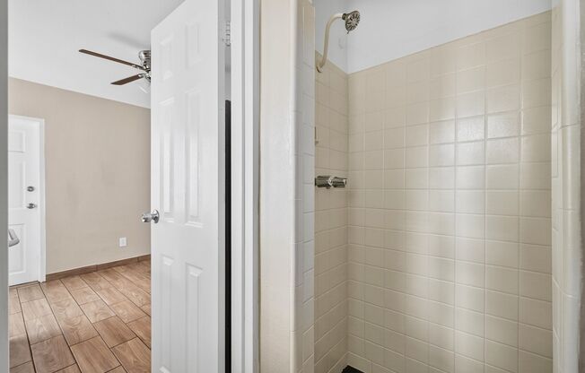 1 bed, 1 bath, 400 sqft, $1,100, Unit Unit B